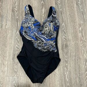 Miraclesuit one piece with padded underwire. Scoop back. Great condition